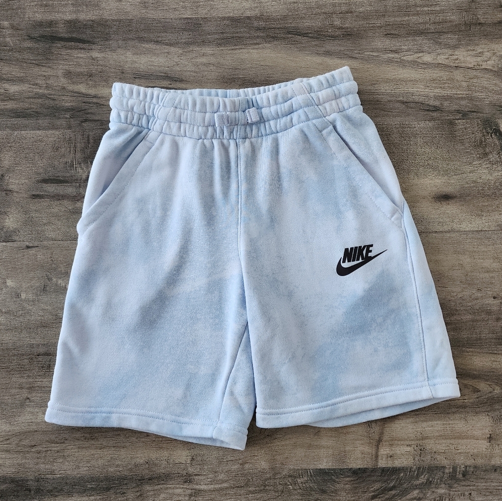 Nike Boys Sportswear Magic Club Fleece Tie-Dye Shorts Small